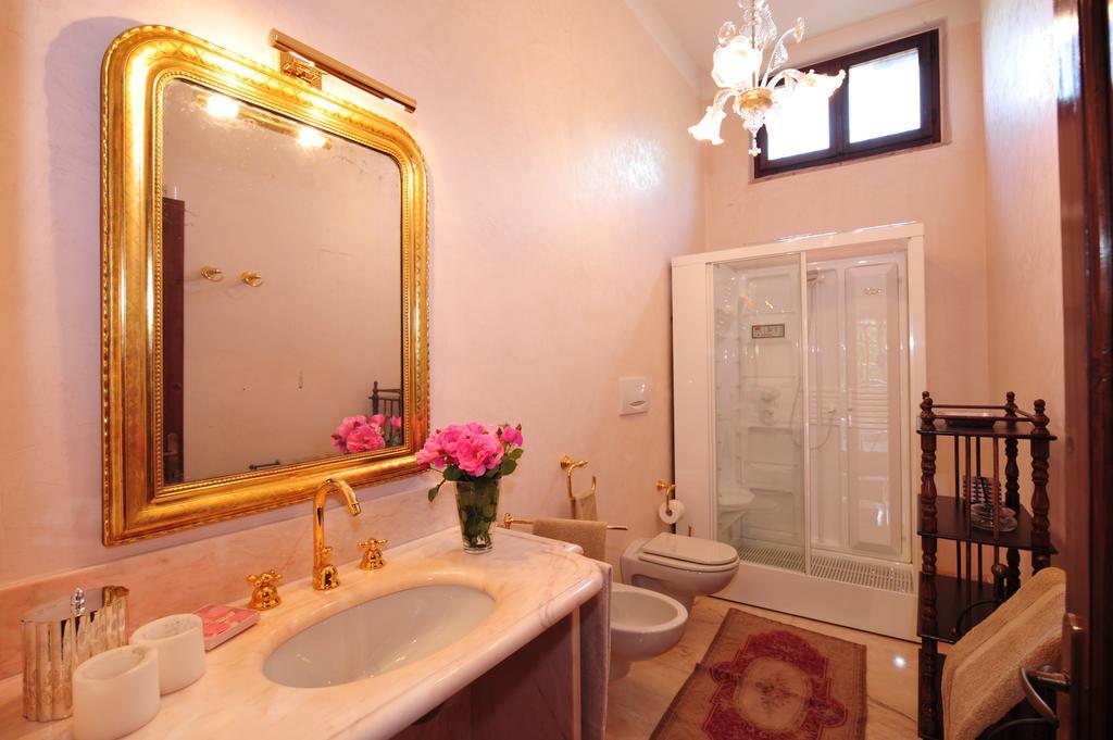 سان بيترو في كاريانو Relais Villa San Matteo الغرفة الصورة